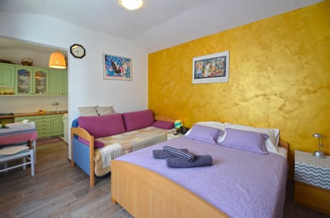 Bed, Seating area, Bedroom