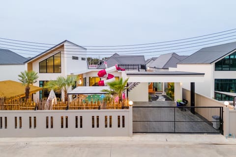Property building, Facade/entrance