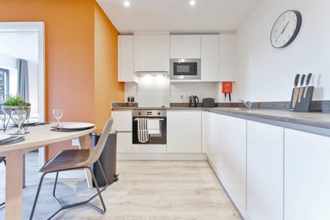 StayZeni, Hardwick House Derby Modern 2 Bed Flat Apartment in Derby