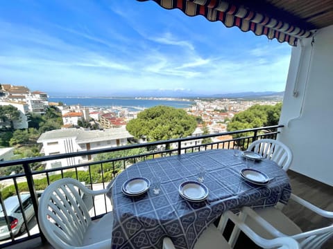 View (from property/room), Balcony/Terrace, Sea view