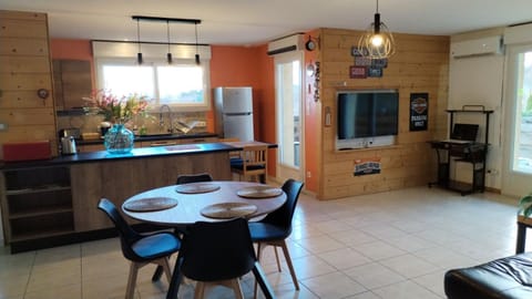 TV and multimedia, Dining area