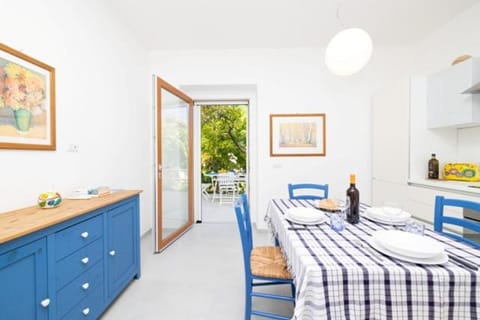 Villa Meridia House in San Menaio