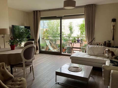 Balcony/Terrace, Living room, Seating area, Dining area