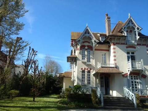 Splendid Villa in the heart of Deauville Villa in Deauville