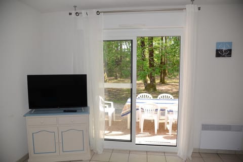 Living room, Garden view