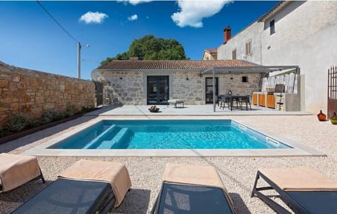 Property building, Pool view, Swimming pool