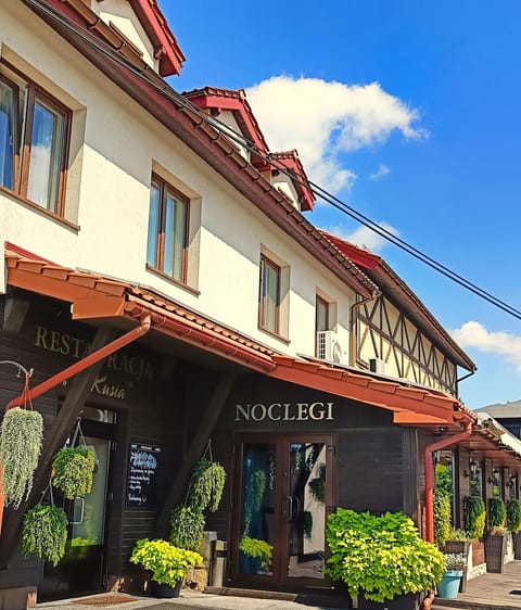 Property building, Restaurant/places to eat