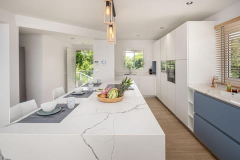 Coffee/tea facilities, Kitchen or kitchenette, dishwasher, minibar, pet friendly, stove, kitchen