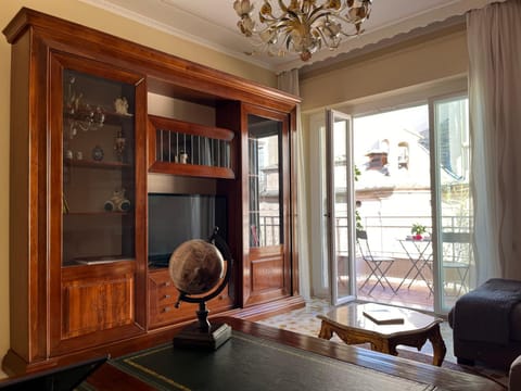 VITTORE 11 SQUARE Apartment in Intra