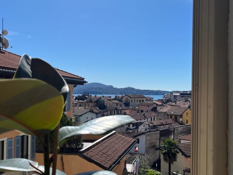 VITTORE 11 SQUARE Apartment in Intra