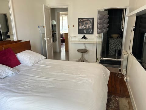 Bed, Bedroom, Internal: Not applicable to any particular room