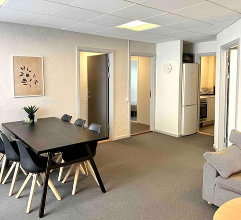 City 6-bedroom, private parking. Apartment in Aalborg