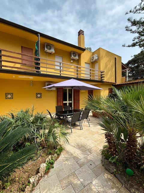 Property building, Garden, Garden view