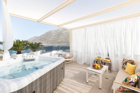 Hot Tub, Balcony/Terrace, Sea view, Sea view, sunbed
