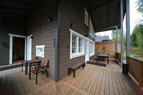 Patio, Facade/entrance