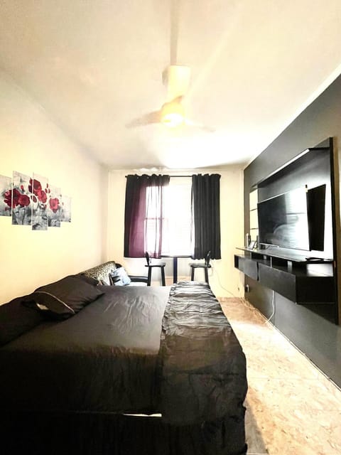 Communal lounge/ TV room, Photo of the whole room, Bedroom, fireplace