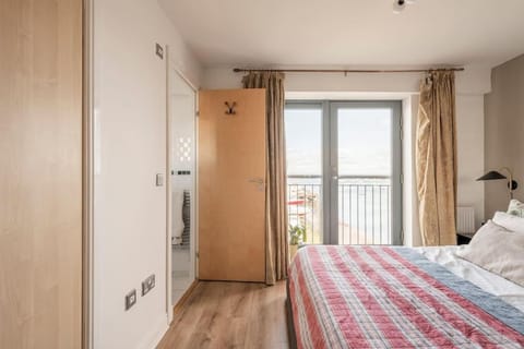 Calming Sea View City Apartment Apartment in Edinburgh