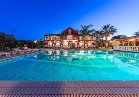 Property building, Restaurant/places to eat, Summer, Swimming pool, Sunset