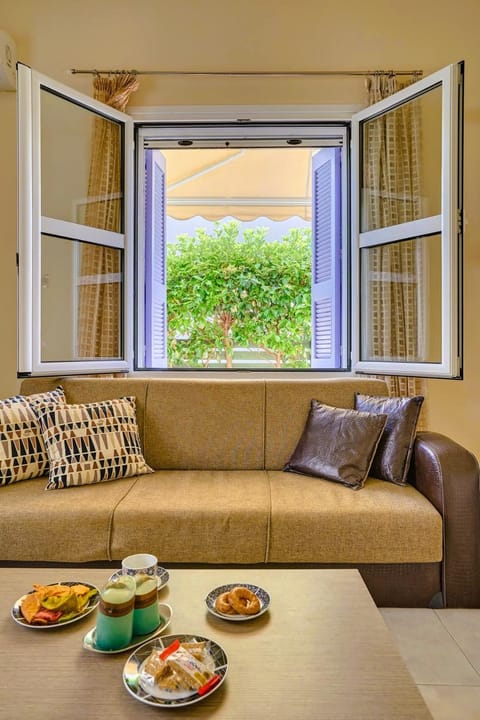 Living room, Garden view