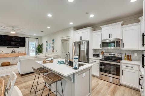 Chic Panama City Beach Home, Walk to Laguna Beach! House in Laguna Beach