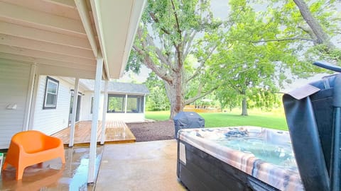 Meadow Sunrise House in Bridgman