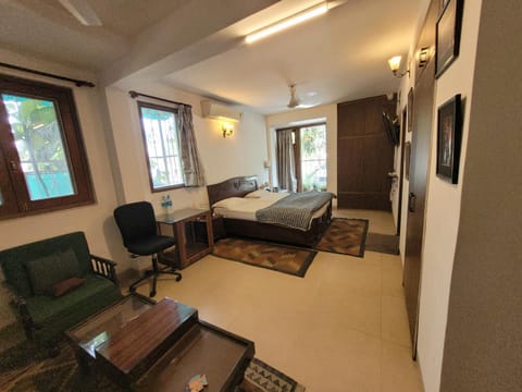 Bed, Seating area, Bedroom, air conditioner