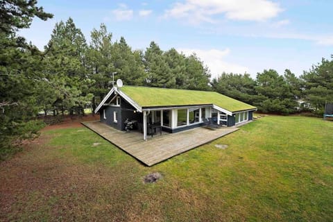 Property building, Natural landscape, Garden, Garden view