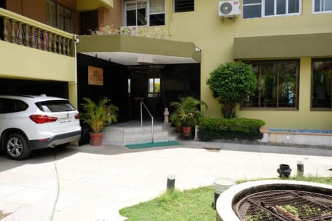 Facade/entrance, Garden, Parking