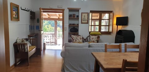 Communal lounge/ TV room, Living room, Dining area