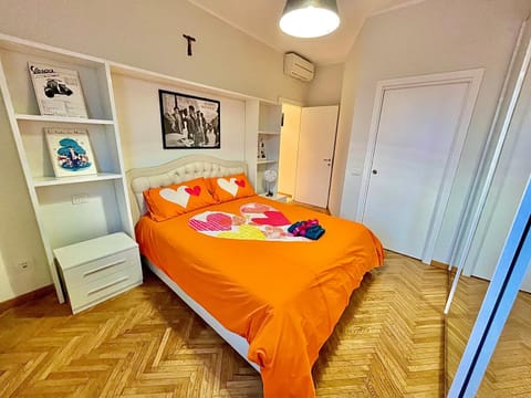 Bed, Photo of the whole room, Bedroom, towels, wardrobe