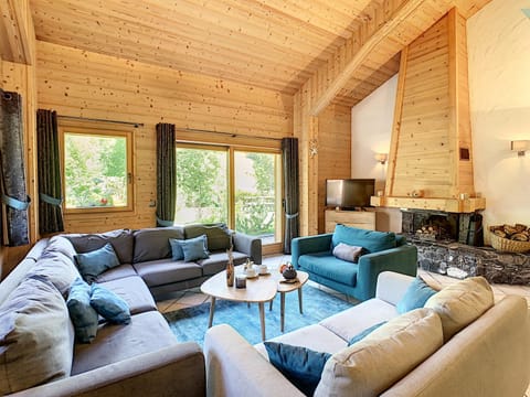 Communal lounge/ TV room, Living room