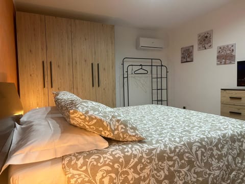 Bed, Bedroom, wardrobe