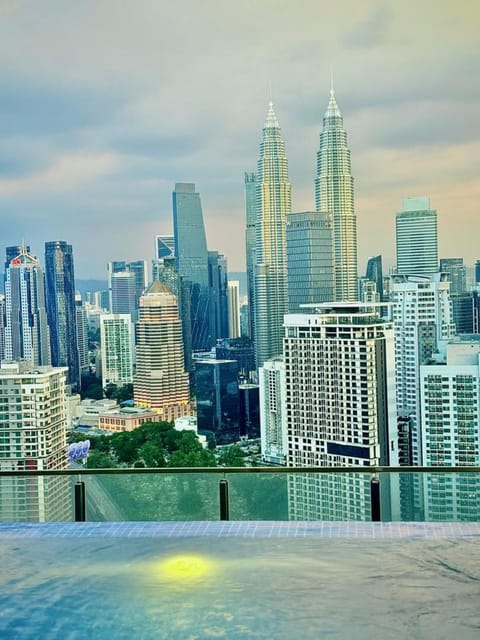 Property building, Nearby landmark, Day, Natural landscape, City view, Pool view, Swimming pool