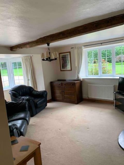 Gullers End Farm Cottage Apartment in Wychavon District