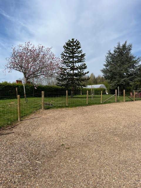 Gullers End Farm Cottage Apartment in Wychavon District