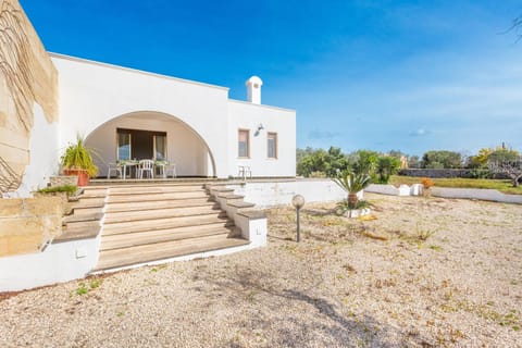 Property building, Day, Garden, Garden view