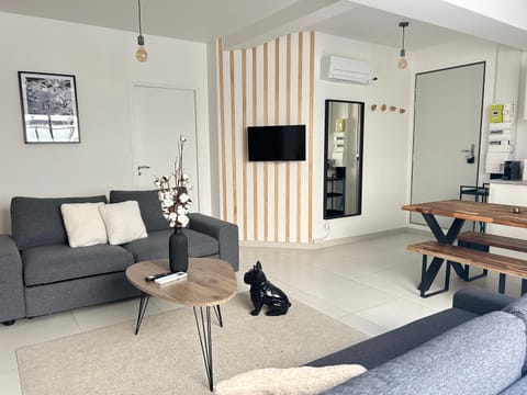 Communal lounge/ TV room, Living room