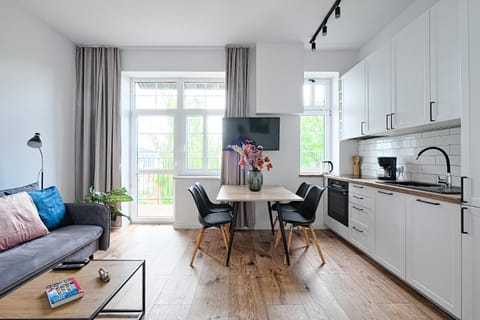 Kitchen or kitchenette, Living room