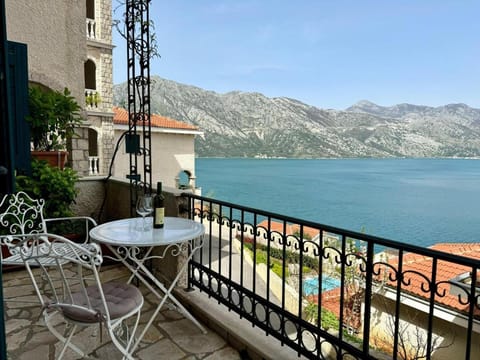 Natural landscape, View (from property/room), Balcony/Terrace, Mountain view, Sea view