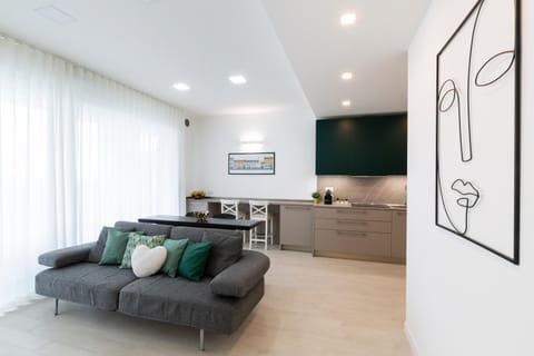 Kitchen or kitchenette, Living room