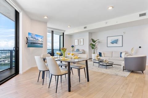 Living room, Dining area