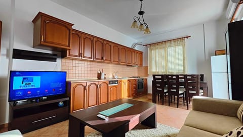 TV and multimedia, Kitchen or kitchenette, Living room, Seating area, Dining area, Evening entertainment, pet friendly, stove