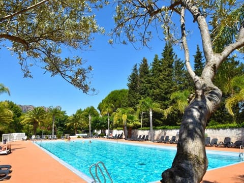 Camping Les Pêcheurs - Maeva Campground/ 
RV Resort in Roquebrune-sur-Argens