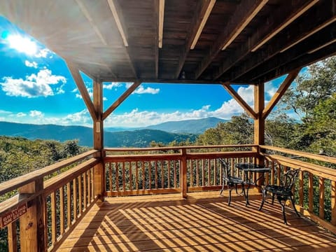 View (from property/room), Balcony/Terrace, Mountain view