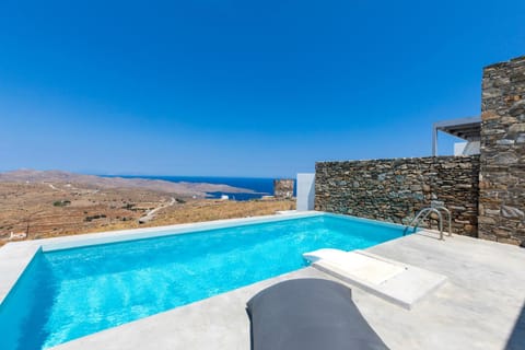 View (from property/room), City view, Sea view, Swimming pool