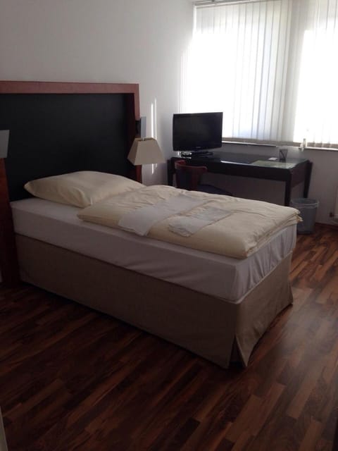 Day, Photo of the whole room