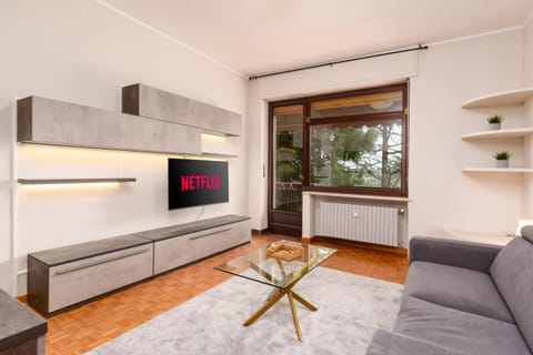 Spazioso trilocale 6 posti letto a 10 minuti da Torino con Box Auto Incluso Apartment in Piedmont