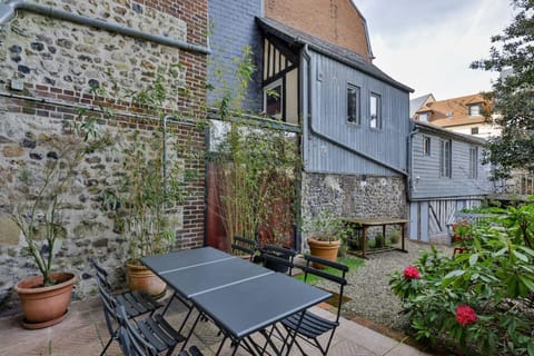 La Maison de Honfleur Atypical house Honfleur center 12P House in Honfleur