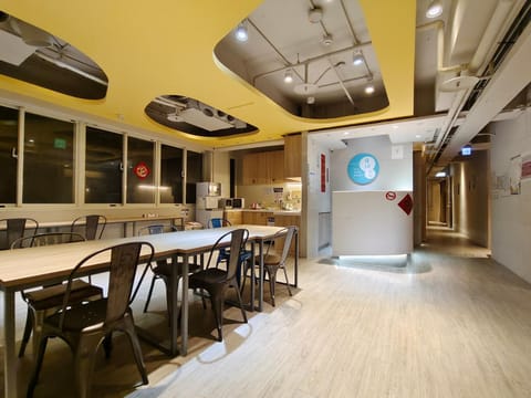 Communal lounge/ TV room, Kitchen or kitchenette, Living room, Lobby or reception, Dining area, air conditioner