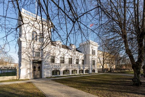 Property building, Spring, Day